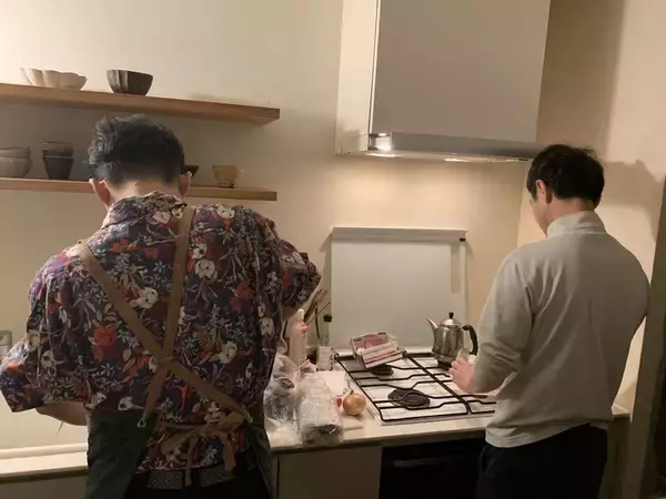 「そりゃ安く作れるわけだ…｢牛肉でも豚肉でもない｣大人6人分のすき焼きを3000円に収めた"まさかの食材"」の画像