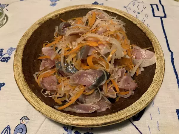 「そりゃ安く作れるわけだ…｢牛肉でも豚肉でもない｣大人6人分のすき焼きを3000円に収めた"まさかの食材"」の画像