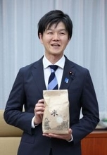 高市首相が目指す"日本復活"の邪魔になる…鈴木農水大臣の｢おこめ券｣が日本人をますます貧しくする理由