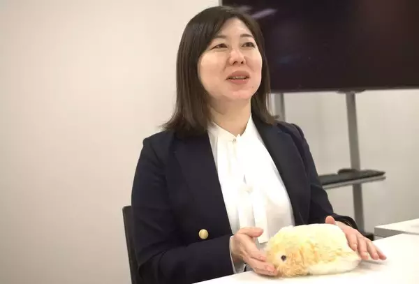 「無菌病室の女児が抱きしめて離さなかった…カシオが｢6万円のペットロボ｣で見つけた"社員も想定外"の活路」の画像