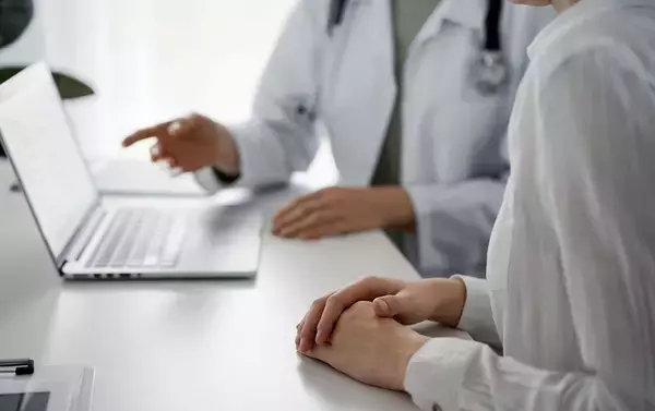 「24歳で卵巣がん､3年生存率は2割以下…がんサバイバーの女性が提唱する｢賢い患者の10箇条｣」の画像