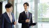 「｢なるほど｣と最後まで聞くのは逆効果…話がダラダラ長い人との会話を強制終了させる"ズルい相槌"」の画像1