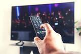 「テレビを観ながら5分間続けるだけ…ウォーキングより膝にやさしいのに｢エネルギー消費3倍｣の室内運動」の画像1