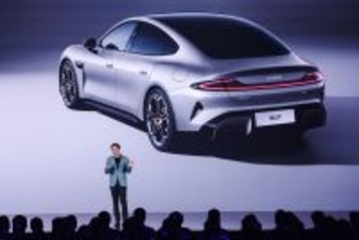｢iPhoneより安くて速いスマホ｣の中国企業が､｢テスラより安くて速いEV｣を発売…自動車業界を揺るがす大衝撃