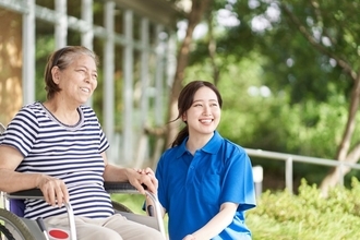 SNS広告でもリスティング広告でもない…月40万円の介護施設の入居者をたった20万円で集めた昔ながらの手法