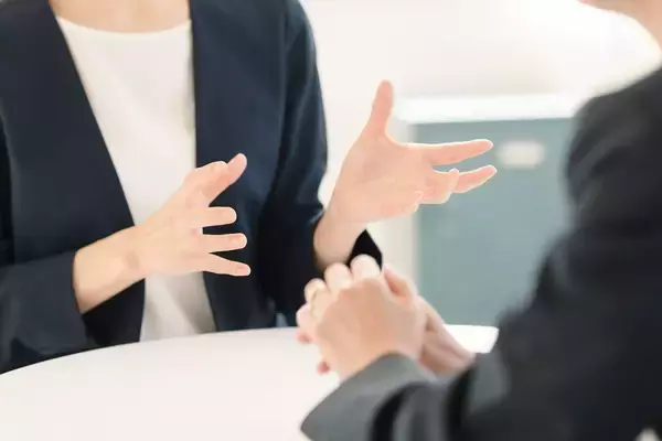 「｢俺の若い頃は…｣と話し出す上司は仕事ができない…デキる上司が部下に"求められていない助言"をしないワケ」の画像