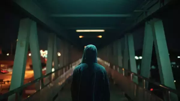 深夜徘徊している自分に気づいた…ダウン症の姉を持ち我慢ずくめの28歳男性が新宿の炊き出しに並んだワケ