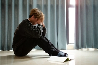 ｢親が仕事で家にいなかったからじゃない?｣無理解なママ友に相談してもダメ…不登校児と母を救う場所リスト