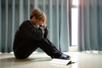 ｢親が仕事で家にいなかったからじゃない?｣無理解なママ友に相談してもダメ…不登校児と母を救う場所リスト