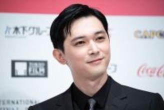 妻セツですら男2人の関係には入り込めない…小泉八雲を支え続けた吉沢亮演じる同僚教師の"過剰な献身"