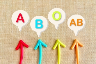 ｢両親共にA型｣なら子供はA型かO型､では｢父親A型で母親B型｣の子供は何型か…血液型の遺伝パターンのカラクリ