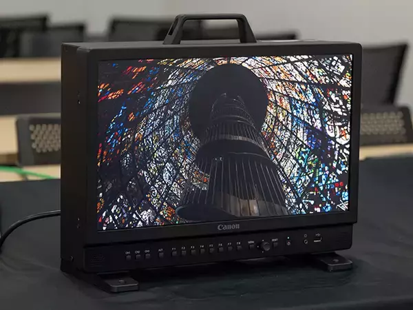 「キヤノン、業務用18型4K HDRディスプレイ「DP-V1830」発売。放送局の中継車や副調整室向けに黒表現・広色域・広視野角性能を強化」の画像