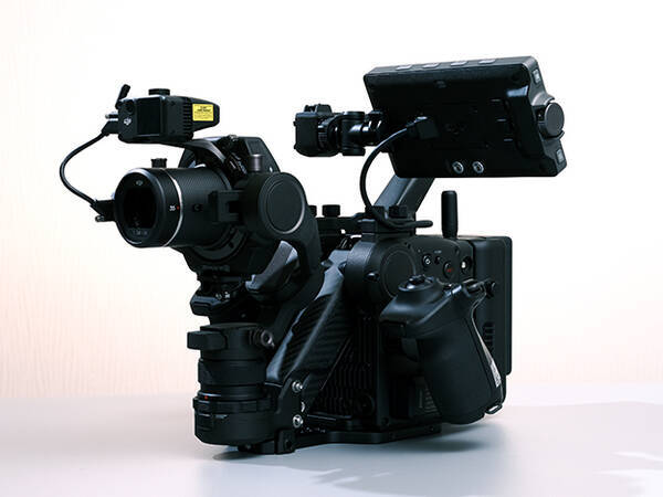 Vol 160 空から舞い降りたdjiの 白鳥カメラ Dji Ronin 4dが導くシネマカメラの新次元 Ongoing Re View 21年10月日 エキサイトニュース