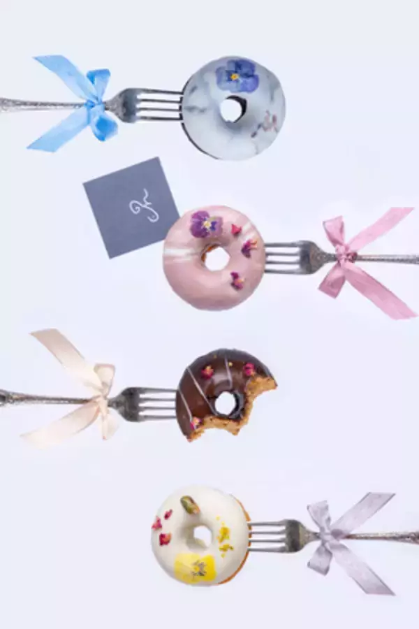 「gmgm（グムグム）より11月27日（木）お花のリースフィナンシェが新登場！」の画像