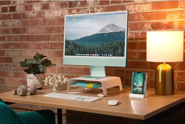 Twelve South Curve Riser マットホワイト | 人間工学に基づいて設計されたデスクトップスタンド。ストレージシェルフ付き。