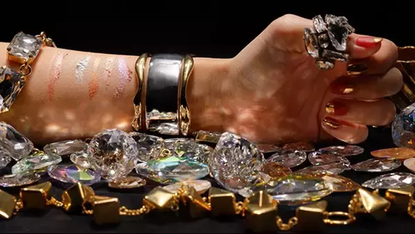 「NTT-ATとイノラックスジャパンがビジネス化を進める「煌めきディスプレイ」が「SIGGRAPH Asia 2024」で展示されます！」の画像