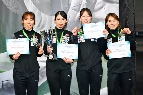 フェンシング 女子フルーレ日本代表、ワールドカップ団体戦で銅メダル獲得！