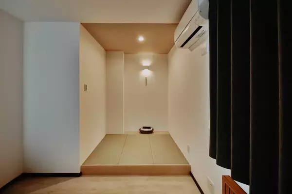 「広すぎるメゾネットの課題を解決。歴史ある街の魅力を世界へ繋ぐアパートメントホテル『間-HAZAMA-』」の画像