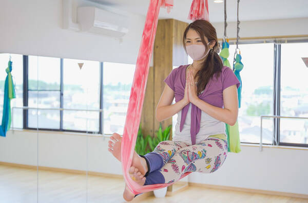 エリア初 ニューヨーク発祥ハンモックで非日常体験が味わえる エアリアルヨガ 開始 22年5月26日 エキサイトニュース