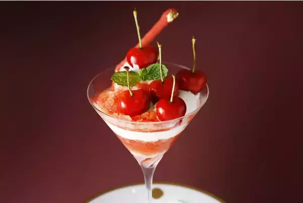 今年プレデビューの新品種 山形県産さくらんぼ“やまがた紅王”を使ったパフェが「資生堂パーラー 銀座本店サロン・ド・カフェ」に登場