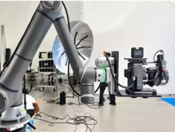 映像制作現場の DX を推進、1 日から利用可能な「撮影用協働ロボットレンタルサービス」を開始