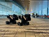 「“世界一”シンガポール・チャンギ国際空港でWHILL自動運転サービス採用」の画像1