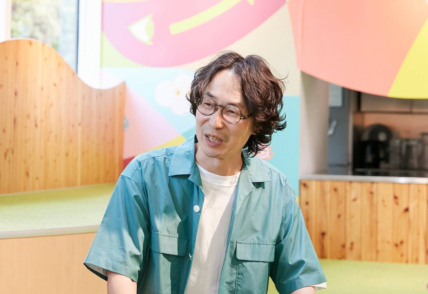 子育ての「今」を、少しでも楽しく、笑える時間にするために。「こどもの視点ラボ」から、愛すべき新キャラクター『おむっちゃん』が誕生！