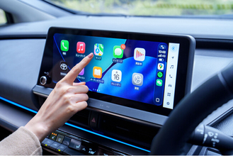 毎日のCarPlayが、ケーブルなしで一瞬起動！有線CarPlay／Android Autoをワイヤレス化する超小型アダプターが、今だけ2,980円台