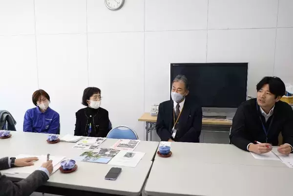 「高齢者と小学生の心をつなぐ架け橋　～羽曳野市世代間交流プログラム～」の画像