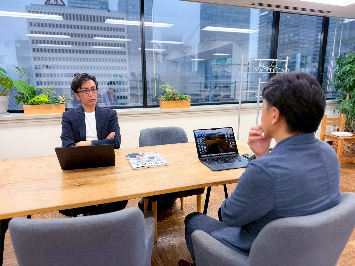 【カクナル号vol.2】「信頼は、通った数で貯まるもの。」TURNS堀口正裕 × CAQNAL中島篤が語る、現場の流儀と共創のこれから