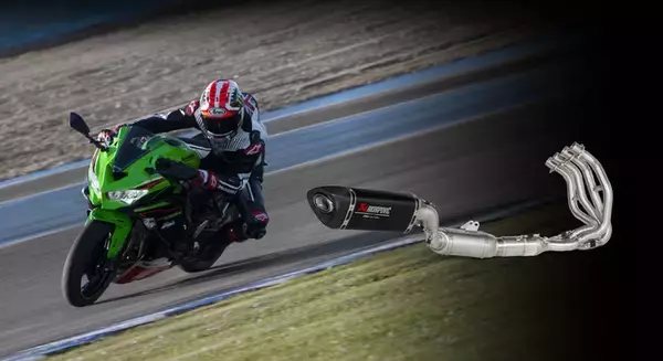 カワサキプラザPRESENTS「Ninja ZX-25R アクラポビッチスタイル」販売開始