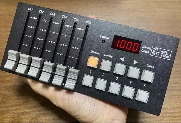 新製品 バッテリー内蔵・6Ch DMX コントローラー【 Venus DMX ミニ コントローラー 】 手のひらサイズのDMX卓