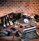 「バンダイのガシャポン(R)から『1/12 SCALE MINIATURE SERIES』が登場！第1弾は楽器メーカー「Fender」「Pearl」「KORG」とコラボした３商品を発売！」の画像1