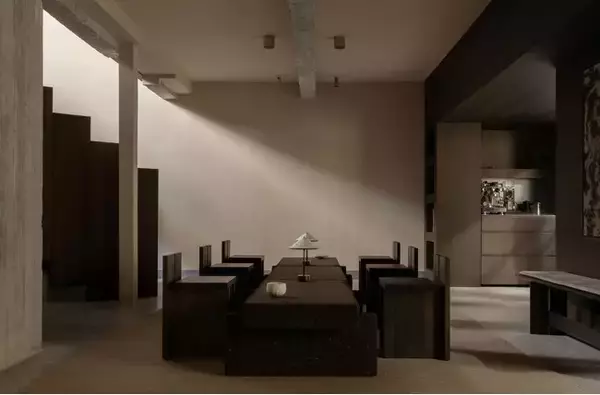 空間から考える家具〈Karimoku Case〉、CASE 13 「Dynaudio Lounge」を発表
