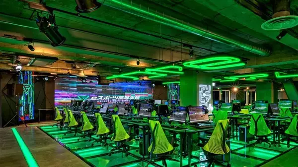 「eスポーツ高等学院の名古屋校「ナゴヤeスタジアム」にLEDビジョンを設置しました。」の画像