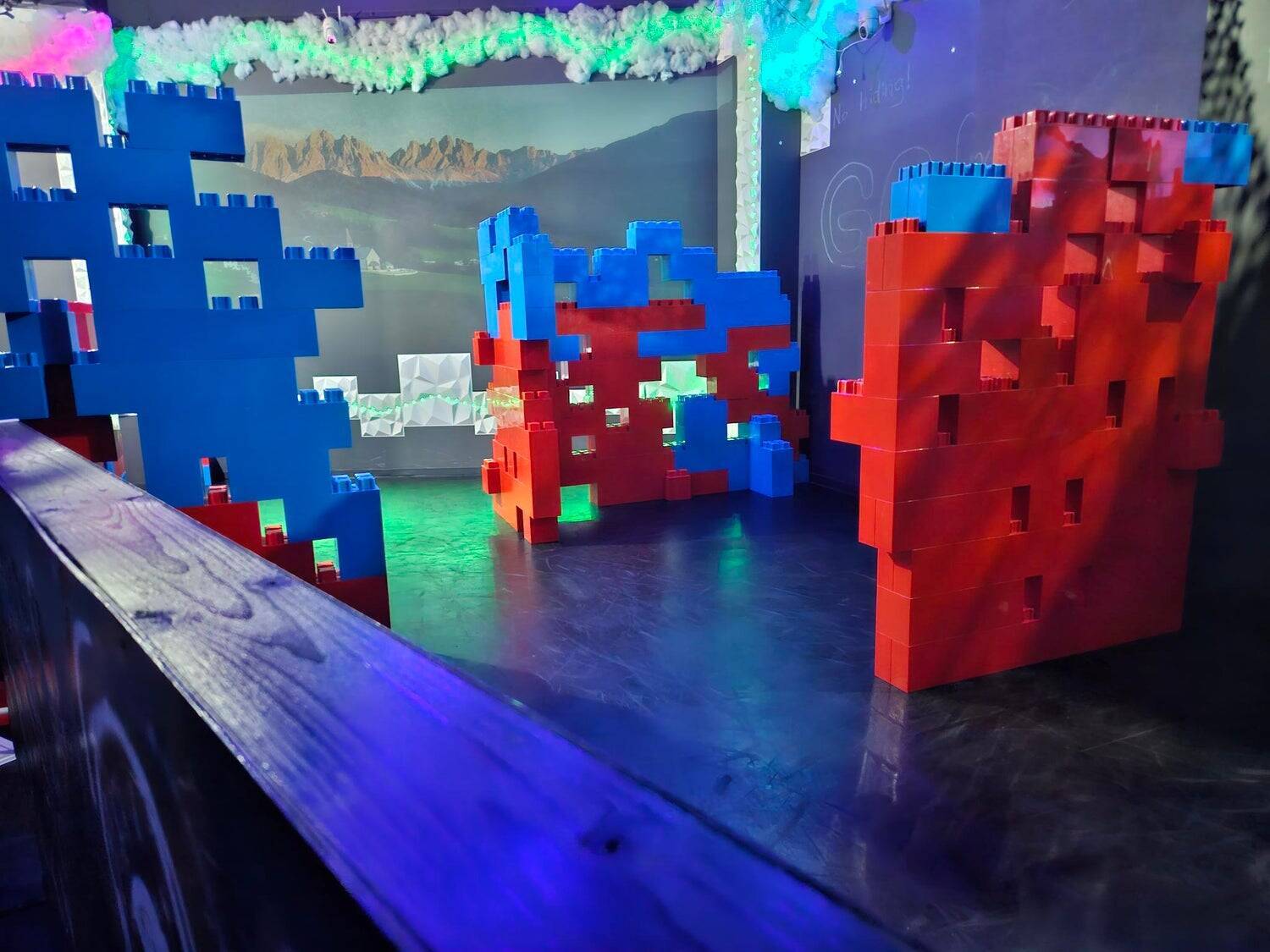 国と言語の壁を越えて新しいゲームスポーツを紹介したい！世界で大人気のレーザータグ施設「LAZER ZONE」、アメリカ人開業者の手作り開店秘話！