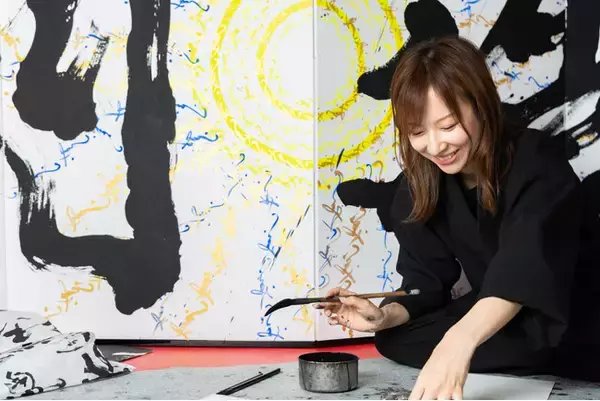 【NHKカルチャー】世界10か国以上で書道パフォーマンスを披露！気鋭の書道家・青柳美扇さんによる特別講座！筆ペン書道の一日ワークショップを開催！