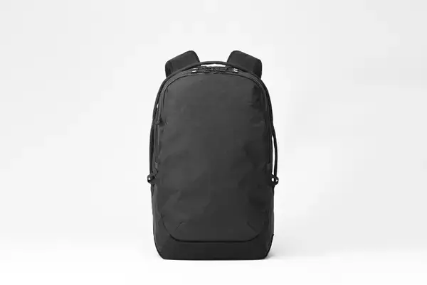 ヨットの帆から生まれた、軽くタフで水に強い素材「X-PAC」採用。高機能ビジネスバックパック「ace. ラグレンティスX」発売