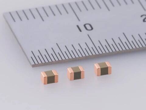 太陽誘電：AI社会を「内から」支える、世界初の高性能MLCC