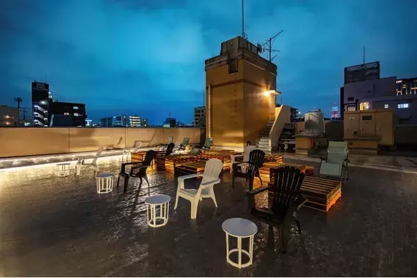 屋上で飛行機を見ながらととのおう！2024年4月オープンの「サウナヨーガン福岡天神」に福岡県最大級・天空の外気浴スペースが誕生！