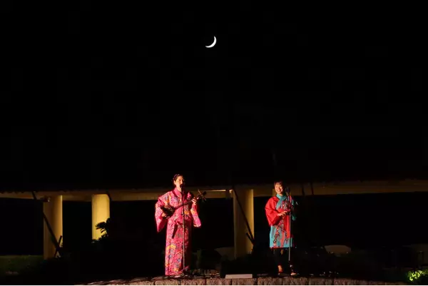 【オリエンタルホテル 沖縄リゾート&スパ】NIGHT BREEZE @resort　“ナイトプール”で奏でる三線の調べ やんばるで過ごす幻想的なレイトサマー、宿泊者限定の特別体験