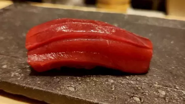 《価格破壊》4,400円食べ放題が無料！？大阪・心斎橋「鮨 成翔」万博応援キャンペーン