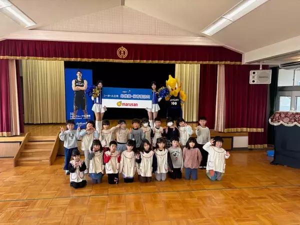 ダンスとクイズでからだを動かす楽しさを！シーホースくんとSuper Girlsが園児と一緒にスポーツ交流