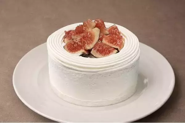 渋谷で“まるでケーキのようなかき氷”で注目を集めた「セバスチャン」が、茨城県つくば市に完全予約制・カウンター6席のデザートラボ「Sebastian Labo」をオープン