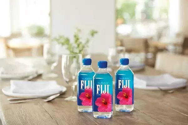 株式会社インターパイロン、FIJI Waterの正規総代理店として輸入・販売を開始