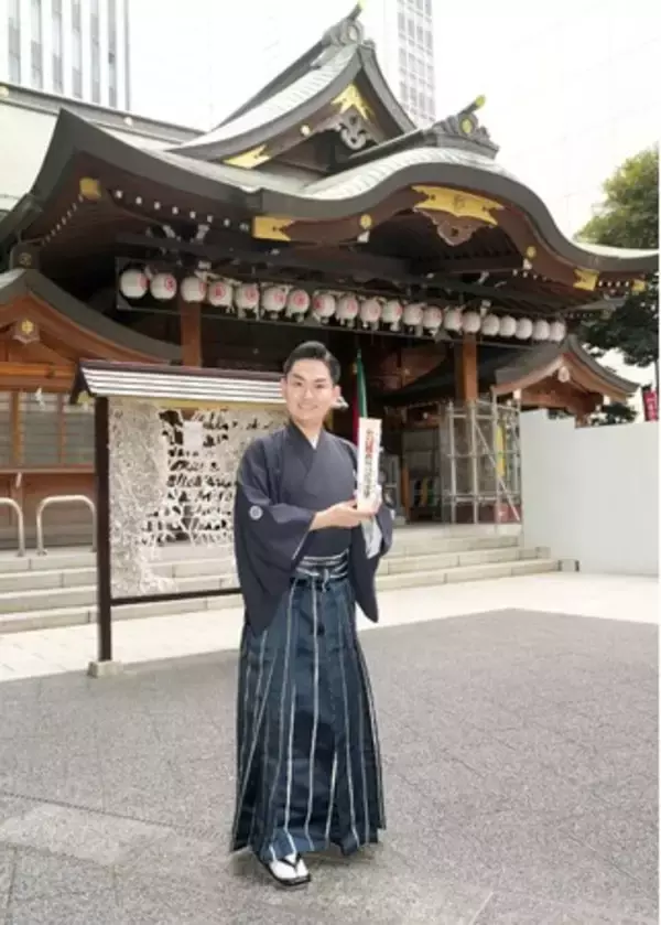 彩青がデビュー５周年記念シングル「さらば桜島」発売日に東京・虎ノ門金刀比羅宮でヒット祈願＆歌唱奉納。尺八、三味線も披露