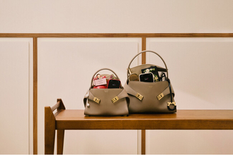 【FERRAGAMO】母の日に贈る、フェラガモを象徴するアイコニックなアイテムギフトセレクション