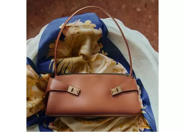 【阪急うめだ本店】7月17日(金)、5階『HANKYU LUXURY』に「FERRAGAMO （フェラガモ）」がリニューアルオープン