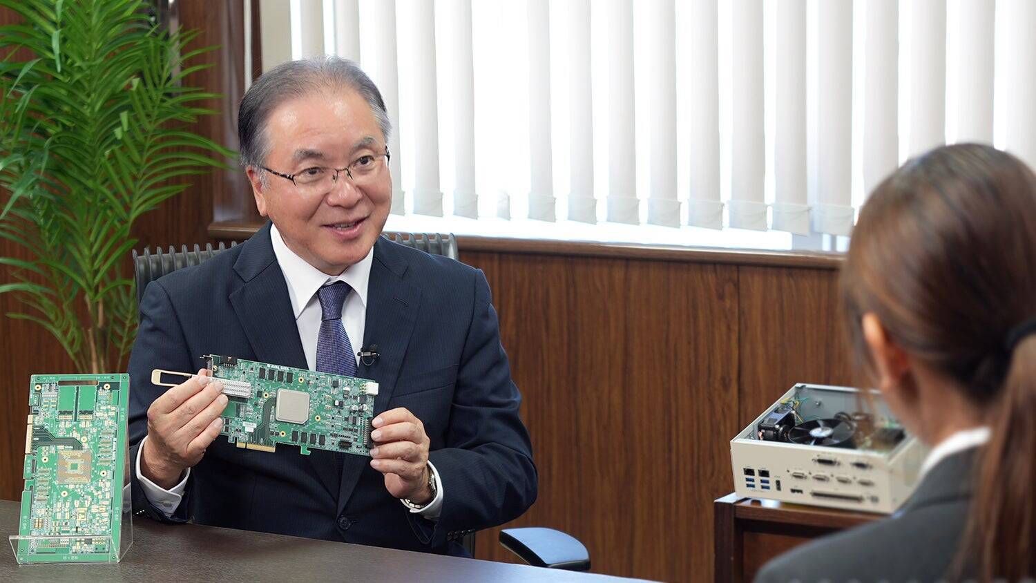 社会インフラを“止めない”技術。設計・製造一貫体制で「1台」から応える、アバールデータの産業用基板づくり。