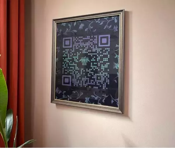 読み取りが楽しくなる西陣織のＱＲコードアートフレームを開発